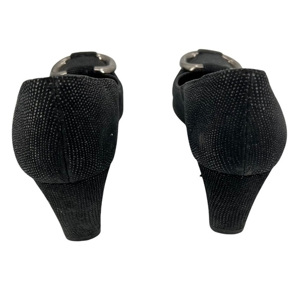STUART WEITZMAN Black Textured Buckle Detail Heels Size 7.5 - Picture 3 of 7